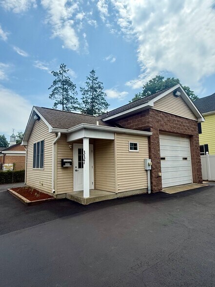 More Photos Of 337 Broadway, Kingston Freestanding For Lease