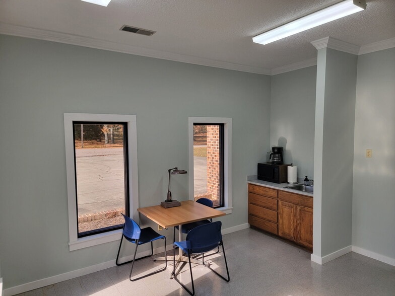 More Photos Of 1106 Goodale Ave, Camden Flex For Sale