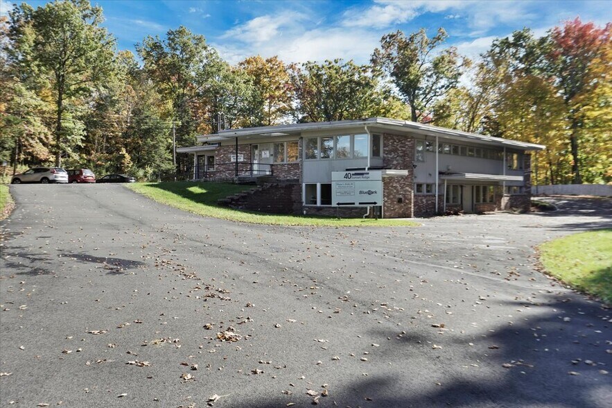 More Photos Of 40 Sunset Ridge Rd, New Paltz Medical For Sale
