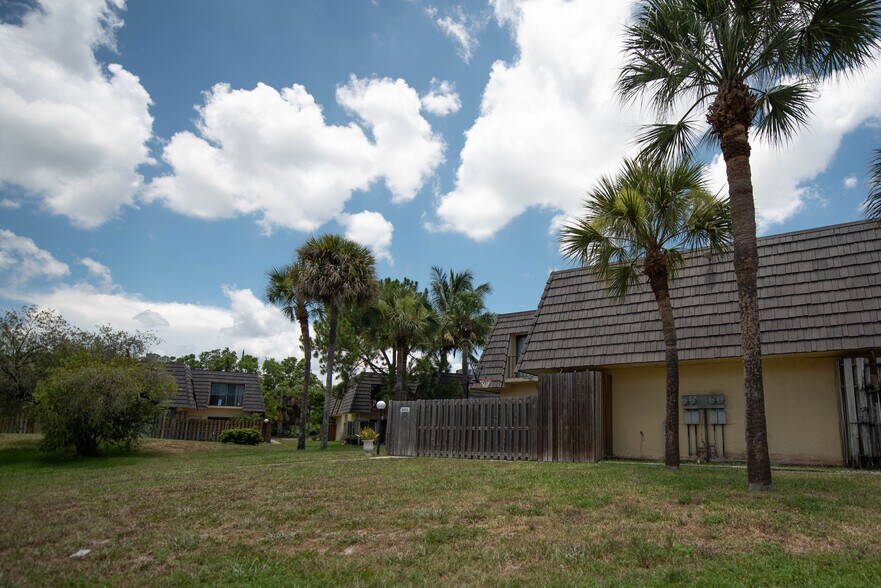 More Photos Of 1801 N Congress Ave, West Palm Beach Apartments For Sale