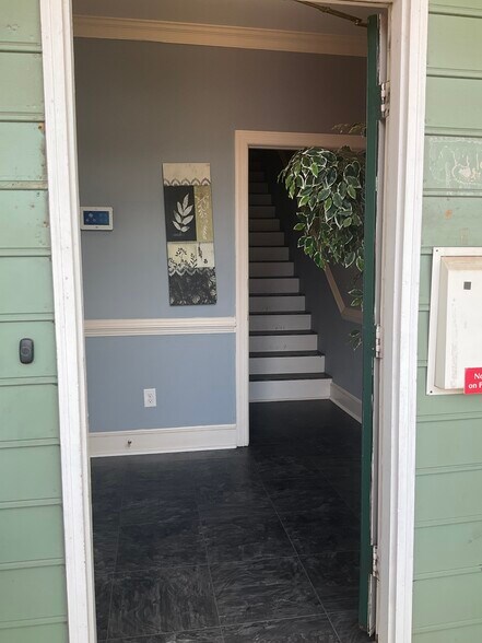 More Photos Of 1345 Garner Ln, Columbia Office For Sale