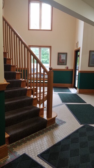 More Photos Of 8100-8116 Cazenovia Rd, Manlius Medical For Lease