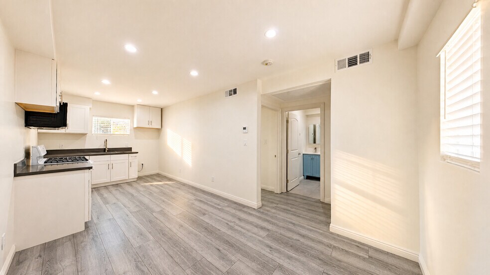 More Photos Of , Tujunga Office For Sale