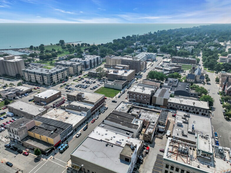 More Photos Of 5715 6th Ave, Kenosha Freestanding For Sale