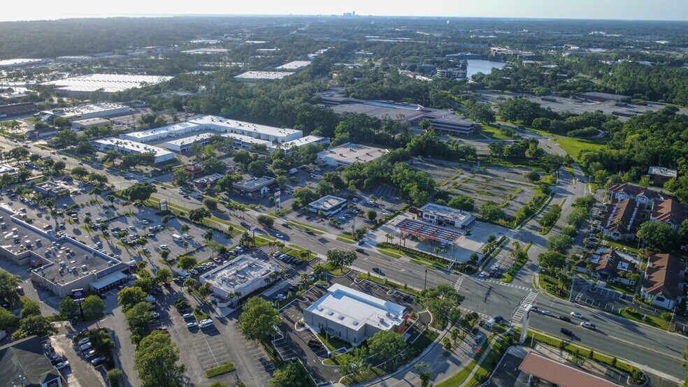 More Photos Of 8730 Baymeadows Rd, Jacksonville Storefront For Lease