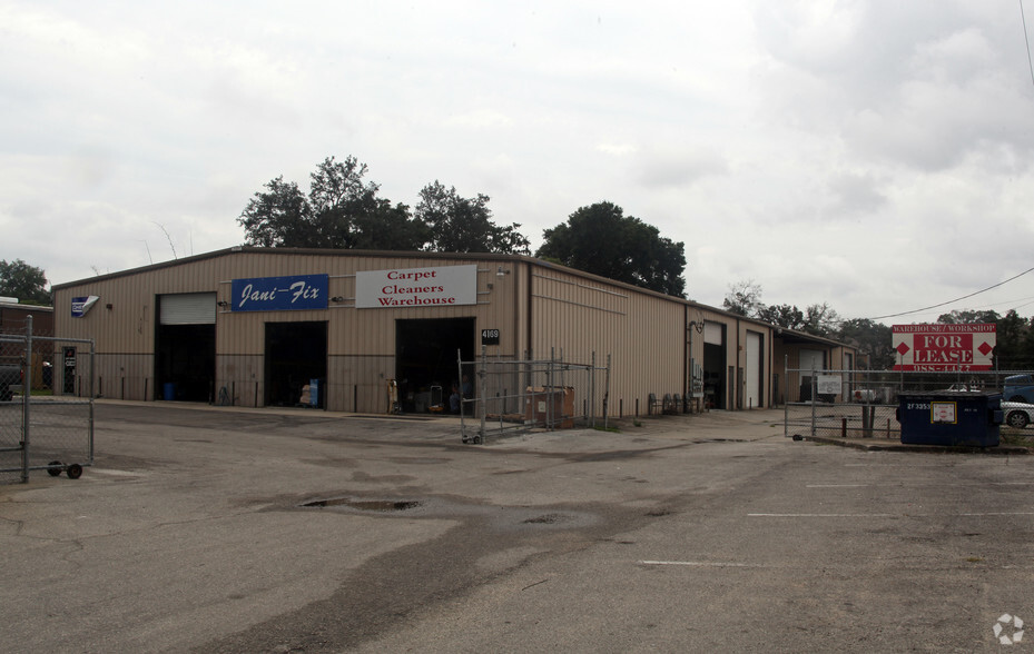 Primary Photo Of 4169 Hillsborough Ave, Tampa Warehouse For Lease