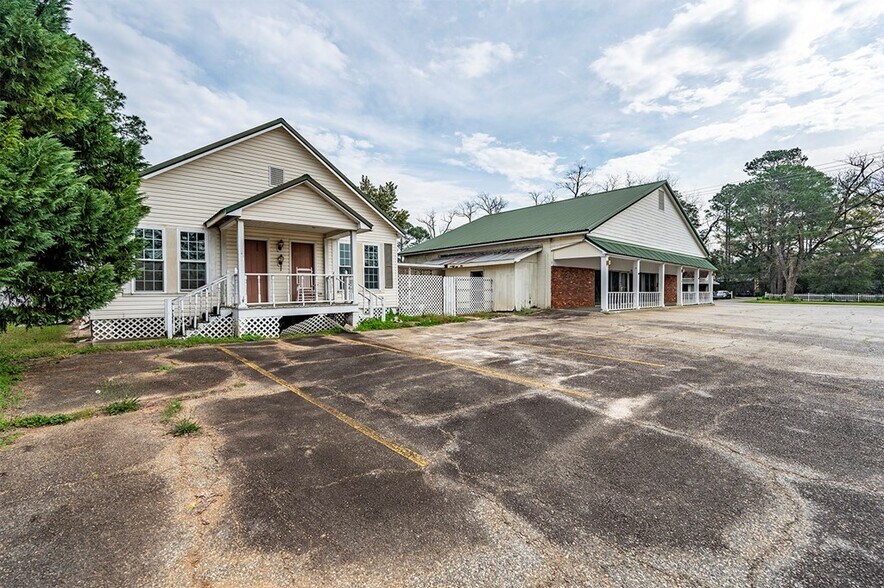 More Photos Of 1080 Johnson St SE, Dawson Specialty For Sale