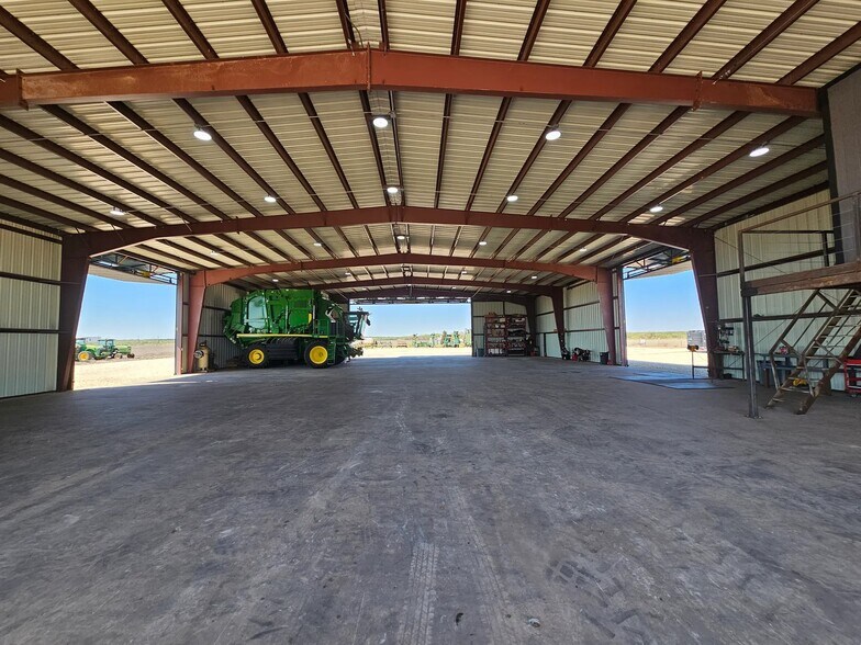 More Photos Of 3098 S FM 707, Tye Warehouse For Lease