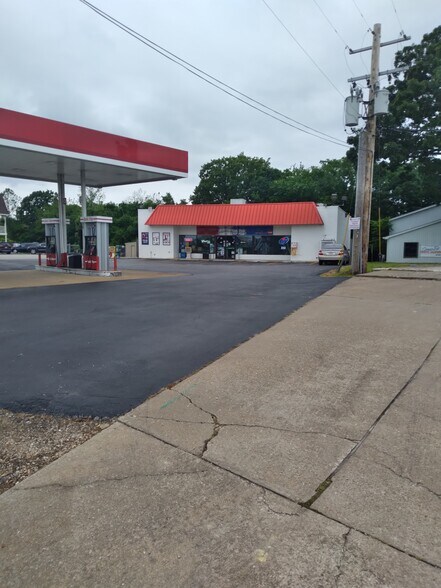 Primary Photo Of 4817 Osage Beach Pky, Osage Beach Service Station For Sale