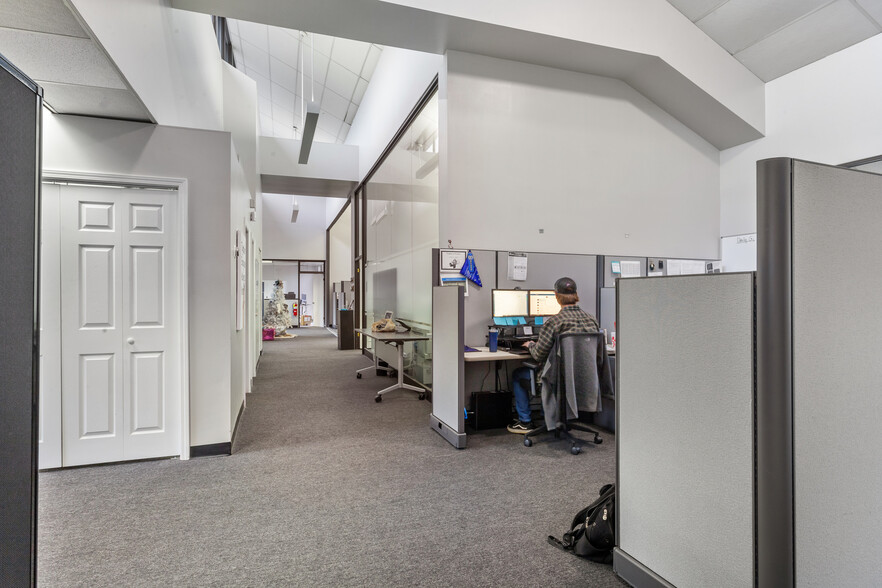 More Photos Of 3066 Mercer University Dr, Chamblee Office For Sale