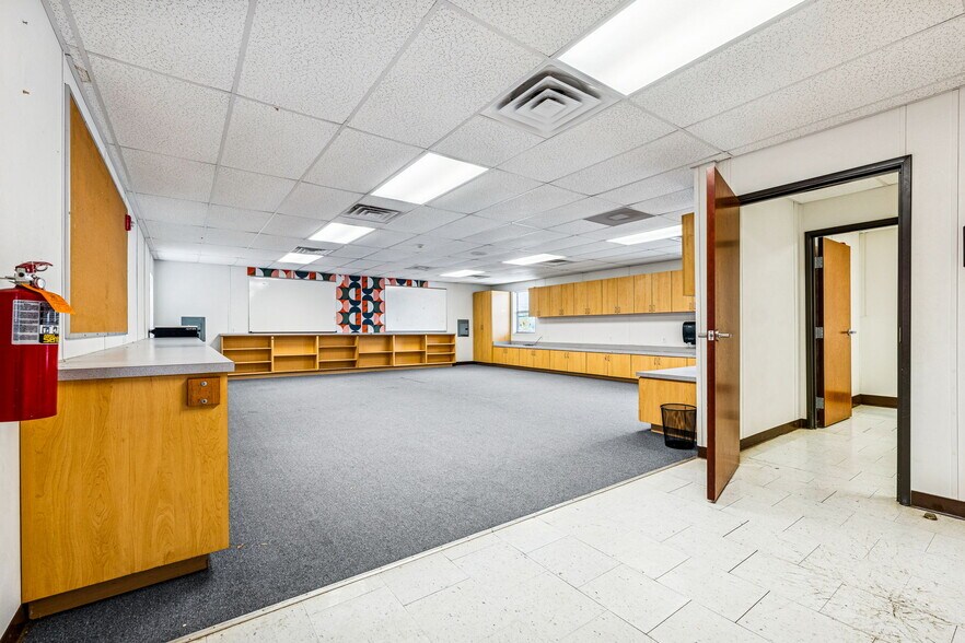 More Photos Of 658 S East St, Bayfield Flex For Sale