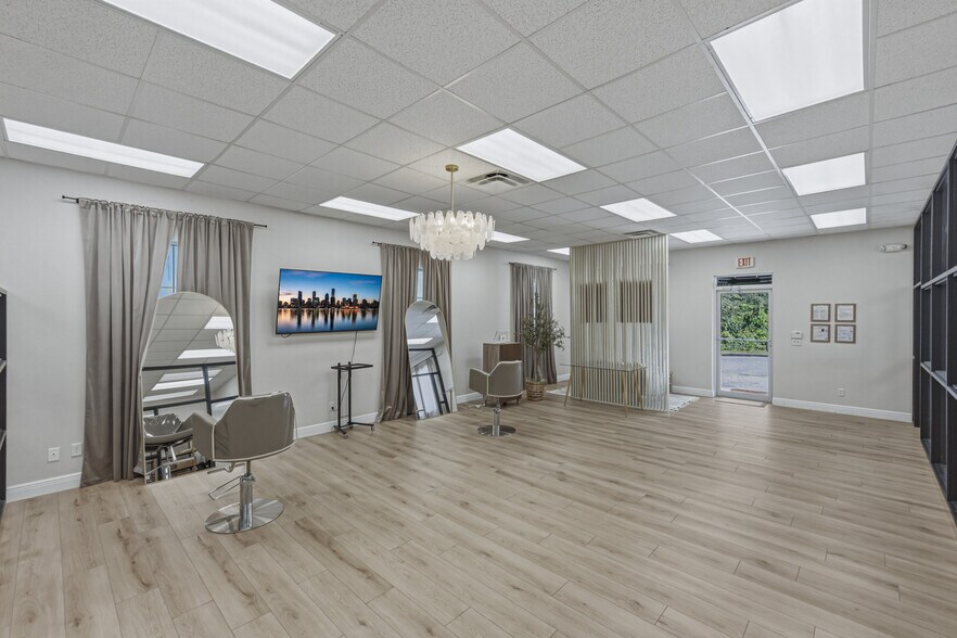 More Photos Of 1214 W Reynolds St, Plant City Office For Sale
