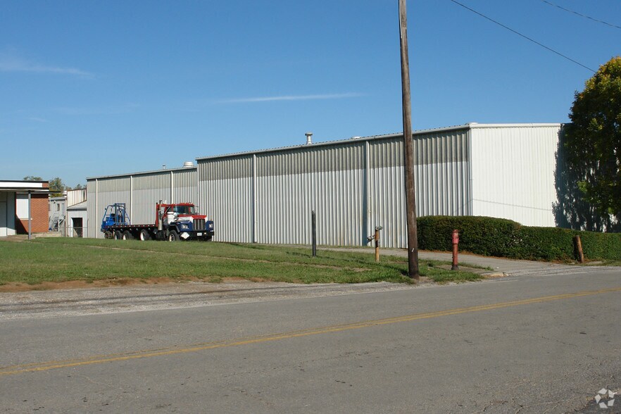 More Photos Of 195 Lisle Industrial Ave, Lexington Warehouse For Lease