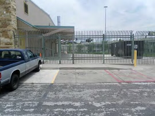 More Photos Of 302 Casa Blanca St, San Antonio Warehouse For Sale