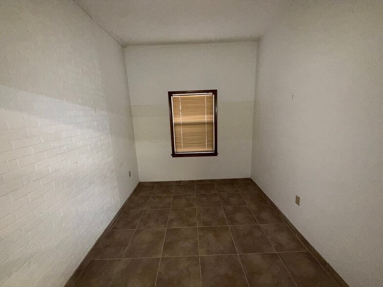 More Photos Of 702 E Church St, Atmore Specialty For Sale