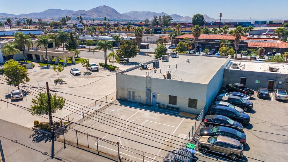 More Photos Of 171 W H St, Colton Storefront For Lease