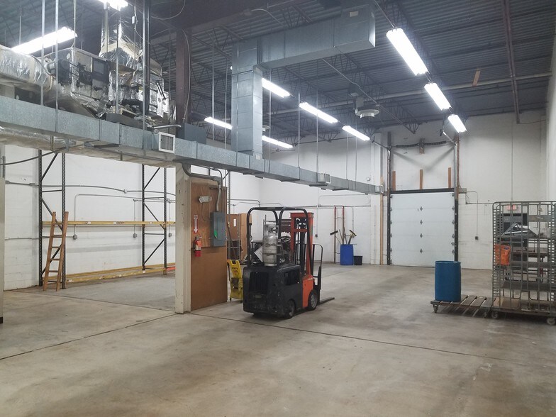 More Photos Of 6655 Amberton Dr, Elkridge Warehouse For Lease