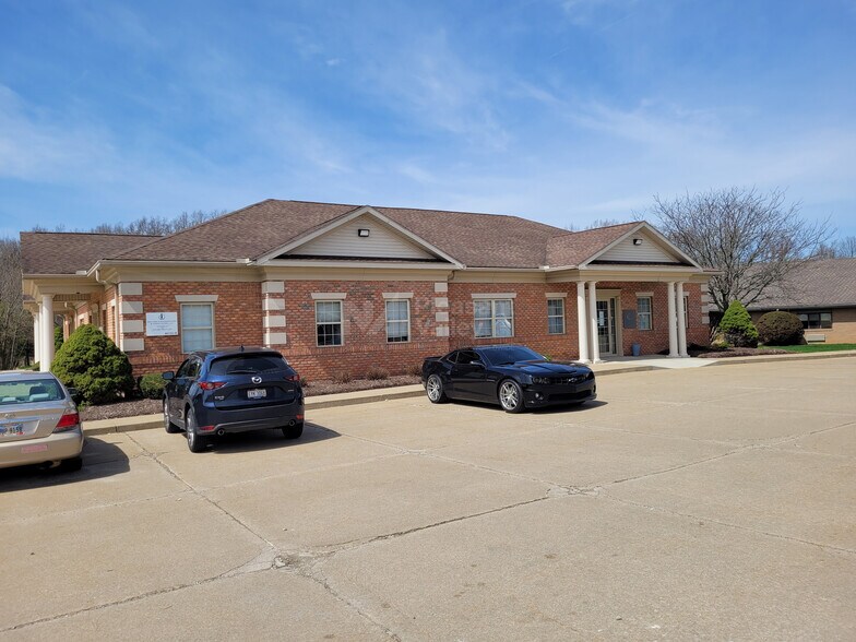 More Photos Of 4016-4018 Massillon Rd, Uniontown Office For Lease