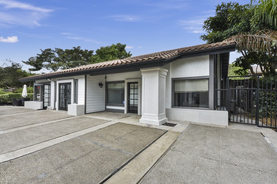 More Photos Of 6435-6437 Caminito Blythefield, La Jolla Office For Lease