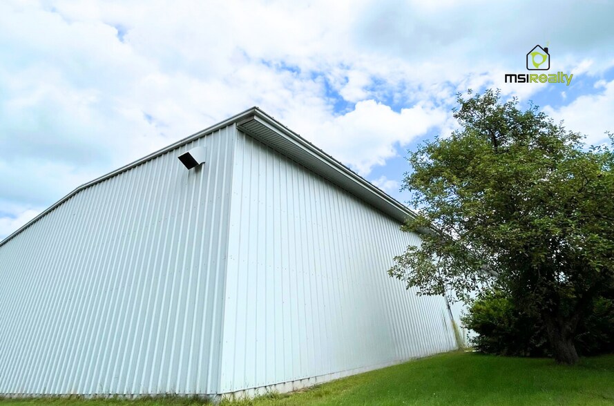 More Photos Of 42 Dorset Ln, Williston Manufacturing For Lease