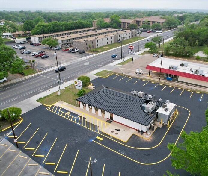 More Photos Of 4019 N 19th St, Waco Restaurant For Sale