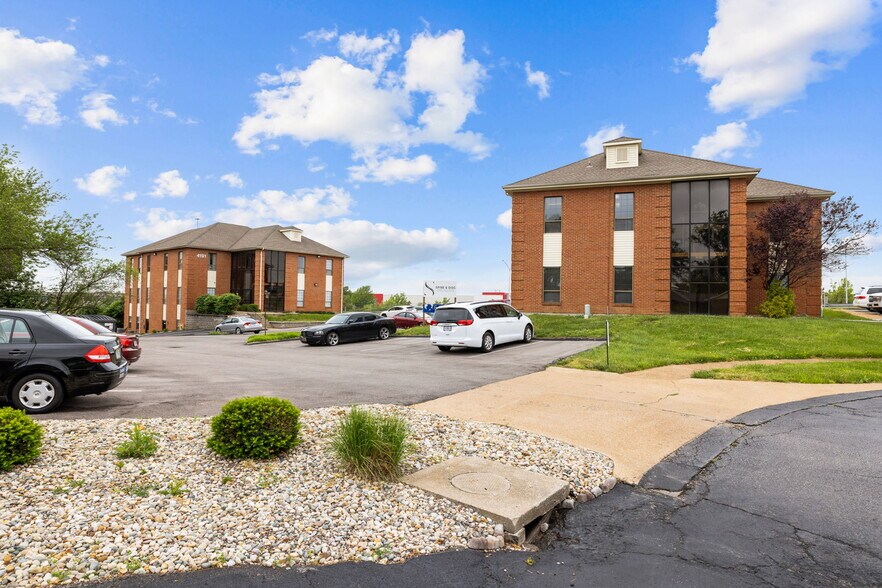 More Photos Of 4191 Crescent Dr, Saint Louis Medical For Lease