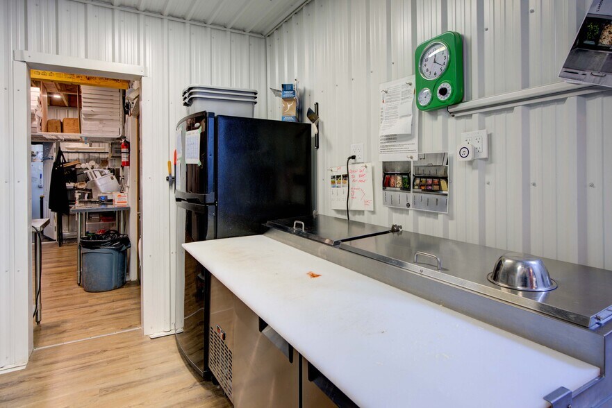More Photos Of 25 Main St E, Lyn Storefront Retail Office For Sale