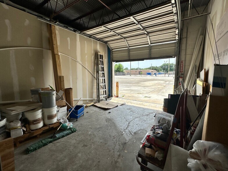 More Photos Of 16525 North Fwy, Houston Freestanding For Sale