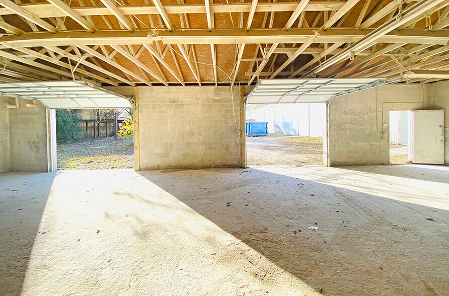 More Photos Of 41 Spring St, Jacksonville Warehouse For Sale