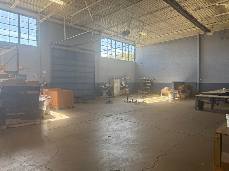 More Photos Of 34401 Commerce Rd, Fraser Warehouse For Lease