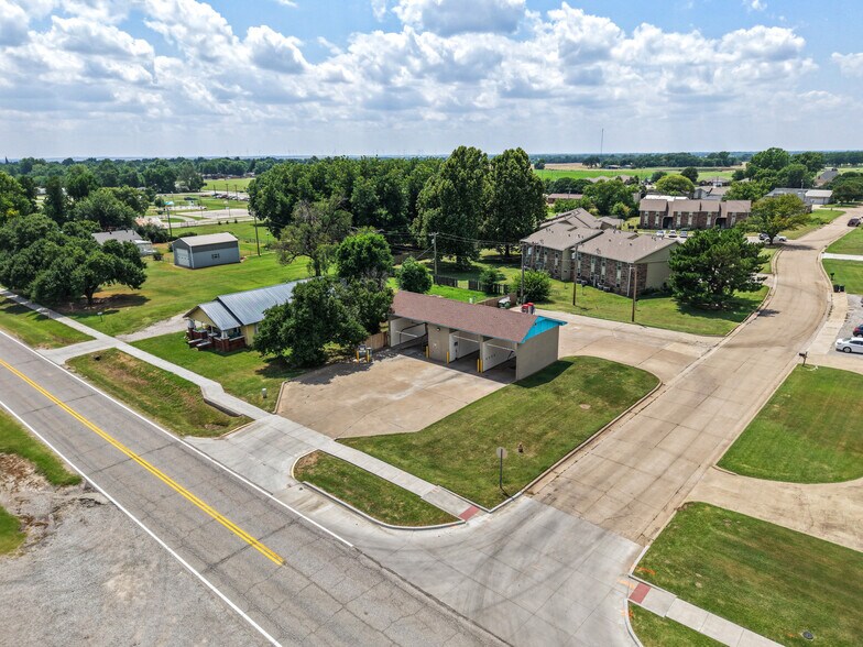 More Photos Of 1003 N Main St, Tonkawa Carwash For Sale