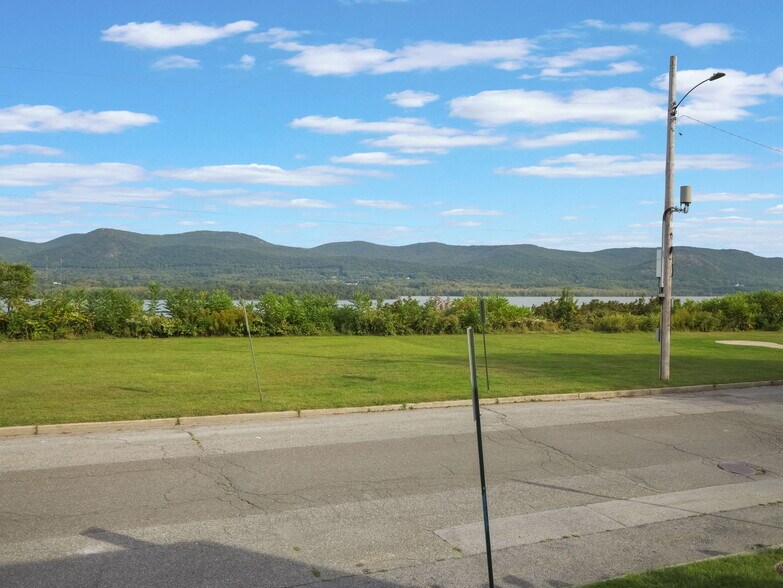 More Photos Of 2 Courtney Ave, Newburgh Apartments For Sale