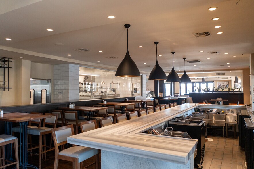 More Photos Of 74225 Highway 111, Palm Desert Restaurant For Lease