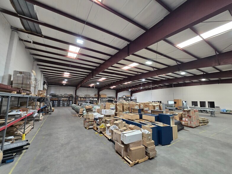 More Photos Of 1041 Eastside Rd, El Paso Warehouse For Sale