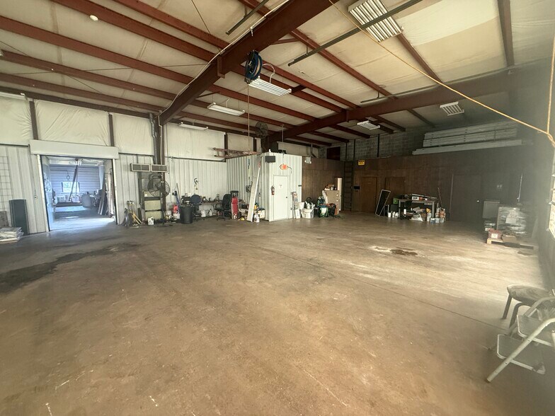 More Photos Of 3448 Highway 14, Laurens Light Distribution For Sale