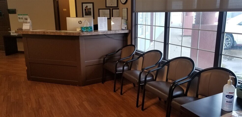 More Photos Of 6201 50th St, Leduc General Retail For Sale