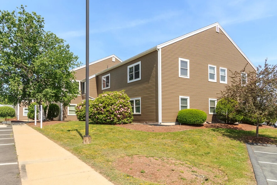 More Photos Of 45 Stiles Rd, Salem Office For Sale