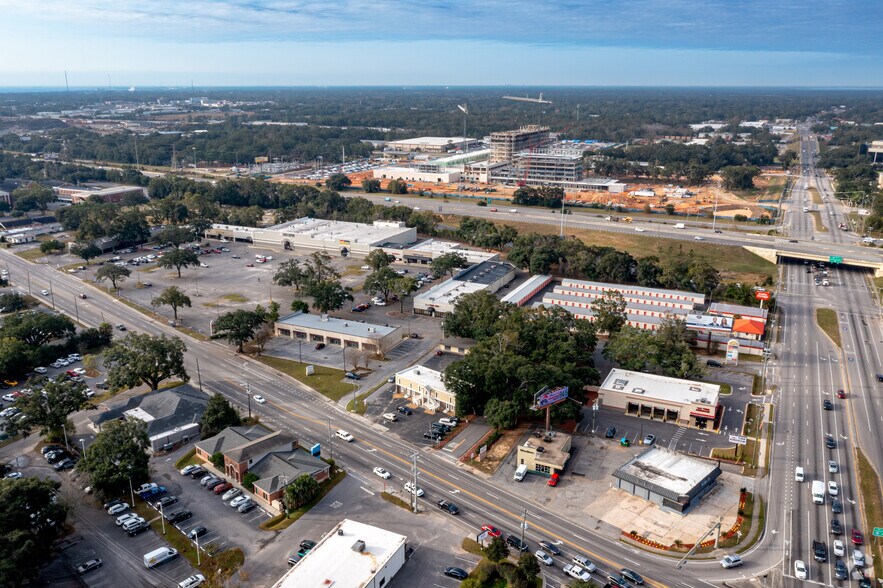 More Photos Of 5007 N Davis Hwy, Pensacola Unknown For Lease