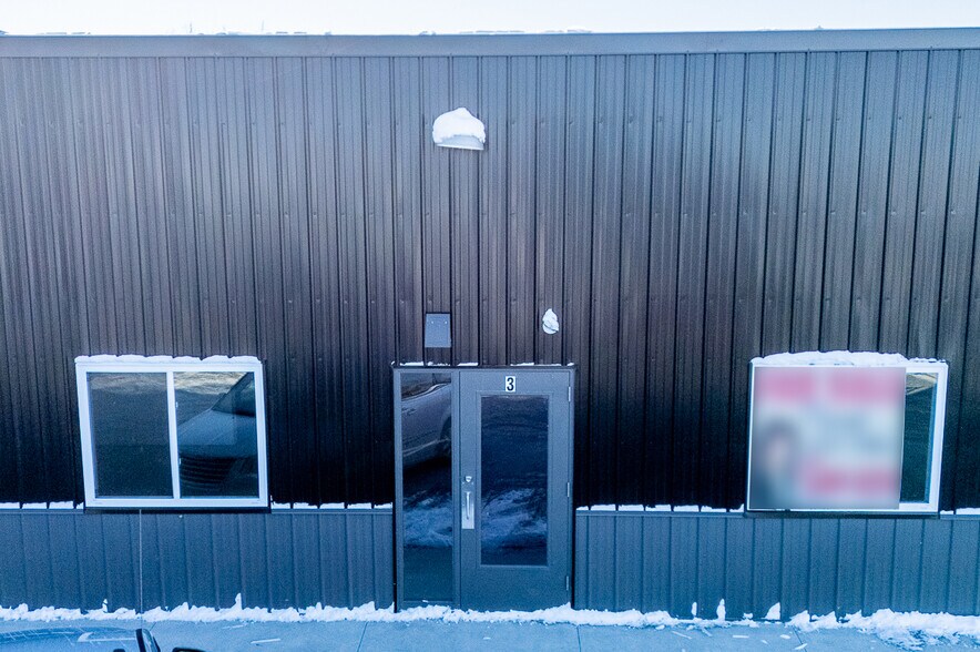 More Photos Of 1186 N Shawano St, New London General Retail For Lease