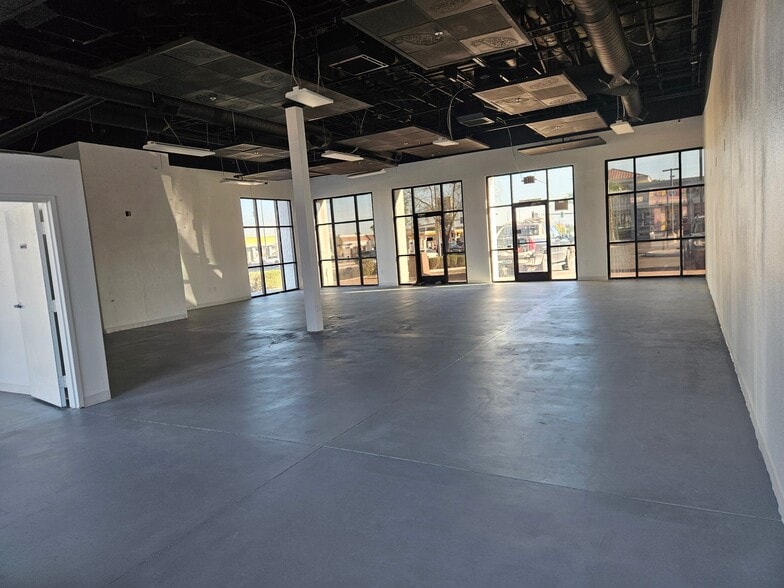 More Photos Of 4255 S Durango Dr, Las Vegas Freestanding For Lease