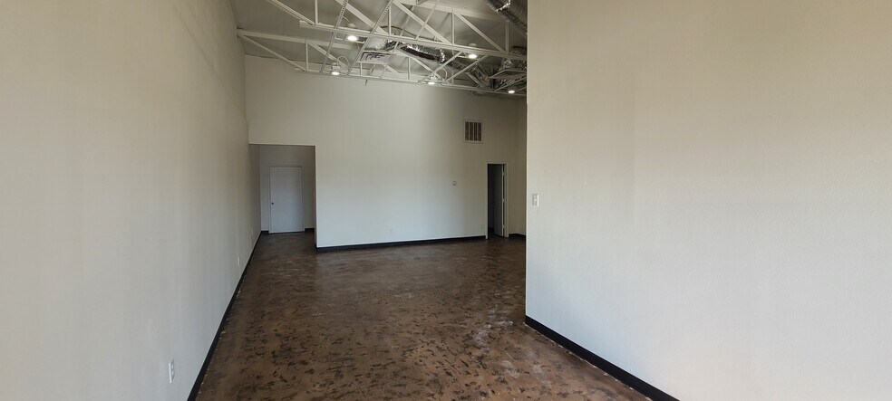More Photos Of 9822 Monroe Dr, Dallas Manufacturing For Sale
