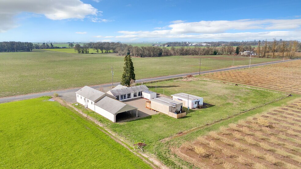 More Photos Of 31414 Harris Dr, Harrisburg Lodge Meeting Hall For Sale