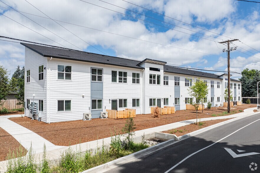 Primary Photo Of 4202 NE Morrow Rd, Vancouver Apartments For Sale