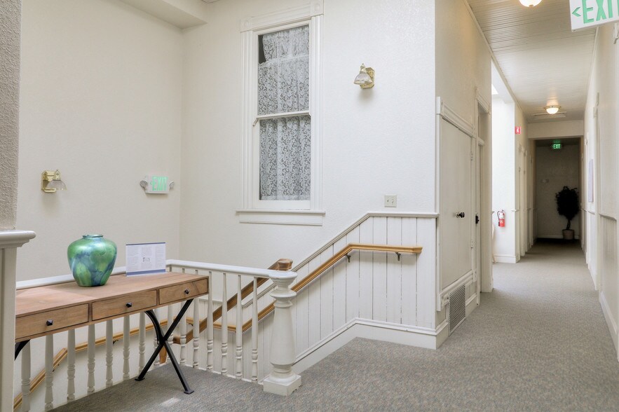 More Photos Of 449-455 San Benito St, Hollister Storefront Retail Office For Lease