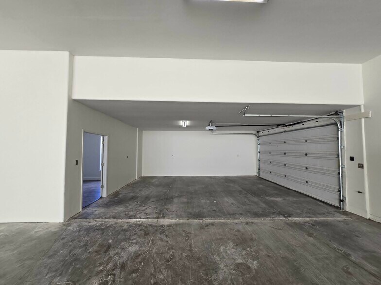 More Photos Of 3760 E Airport Dr, Rimrock Specialty For Sale