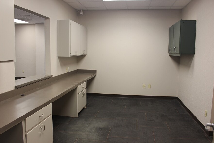 More Photos Of 805 W Wadley Ave, Midland Medical For Lease