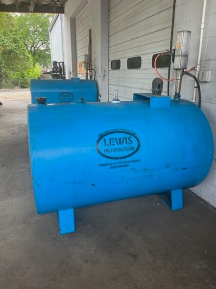 More Photos Of 7715 Lem Turner Rd, Jacksonville Auto Repair For Sale