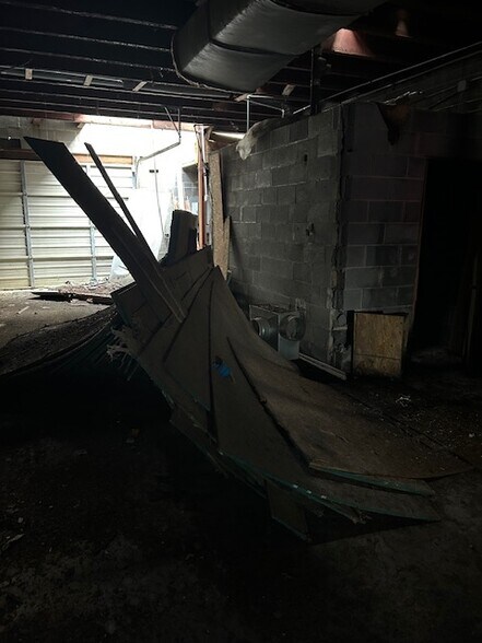More Photos Of 729 E 7 Mile Rd, Detroit Storefront For Sale