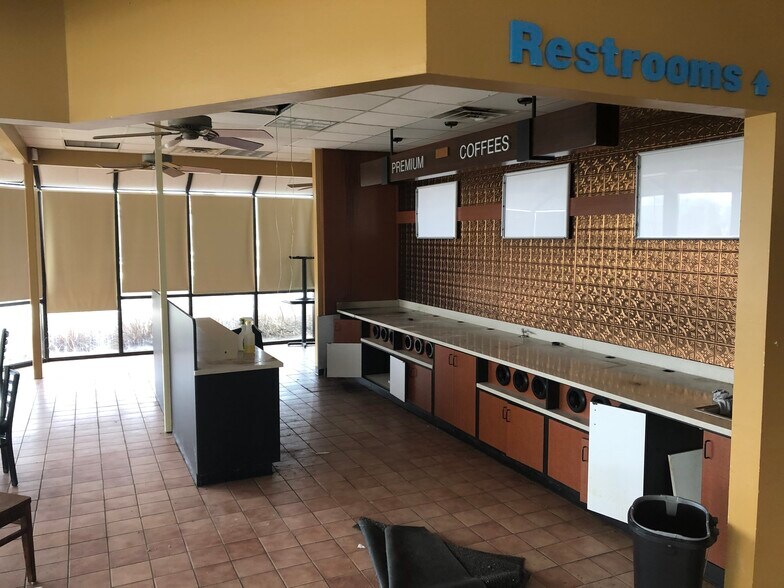 More Photos Of 7348 N Turner Rd, Bloomington Service Station For Sale