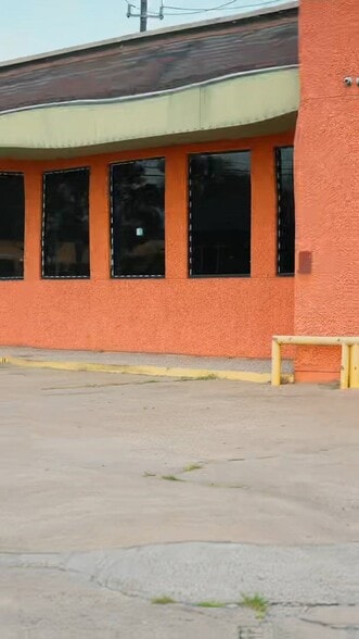 Primary Photo Of 6314 Antoine Dr, Houston Restaurant For Lease